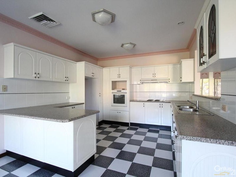 20 Ingham Drive, Casula NSW 2170