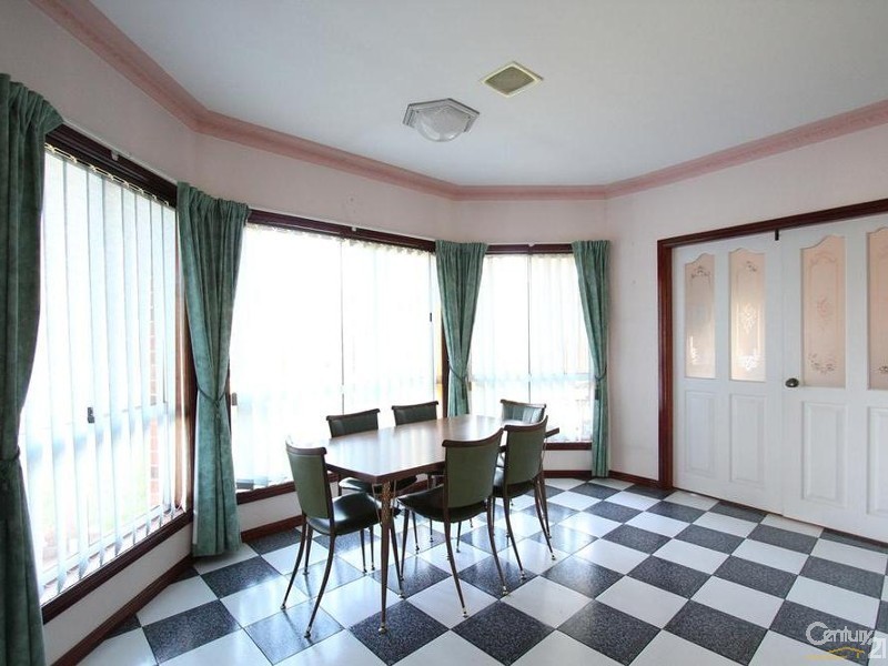 20 Ingham Drive, Casula NSW 2170