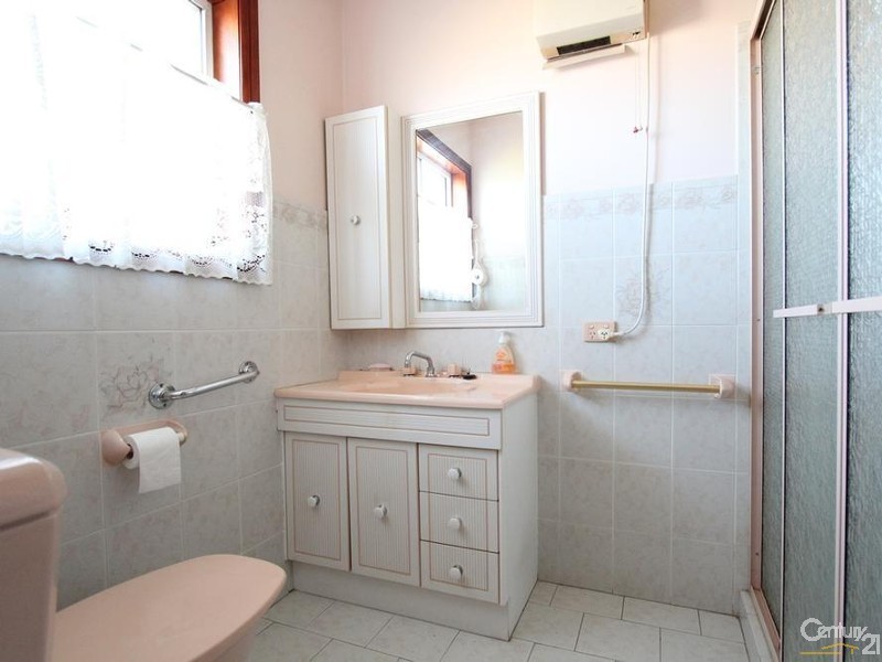 20 Ingham Drive, Casula NSW 2170