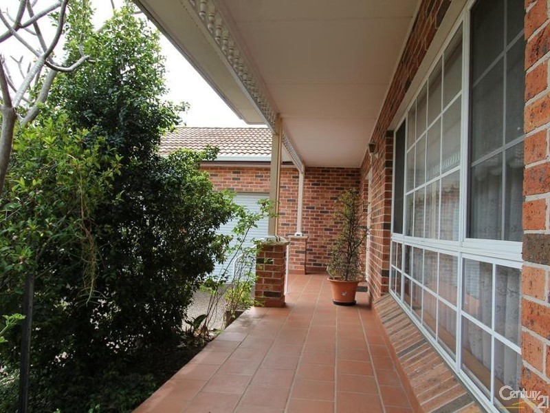 20 Ingham Drive, Casula NSW 2170