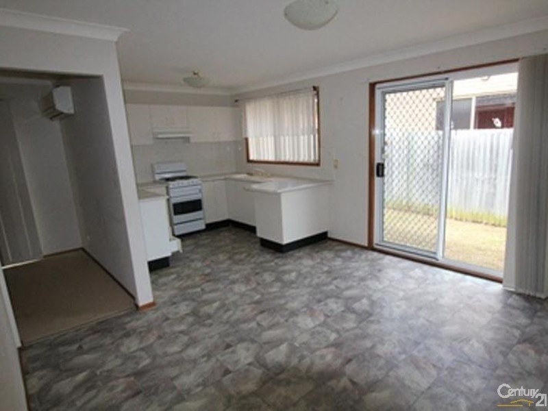 1 TUROSS PLACE, Prestons NSW 2170