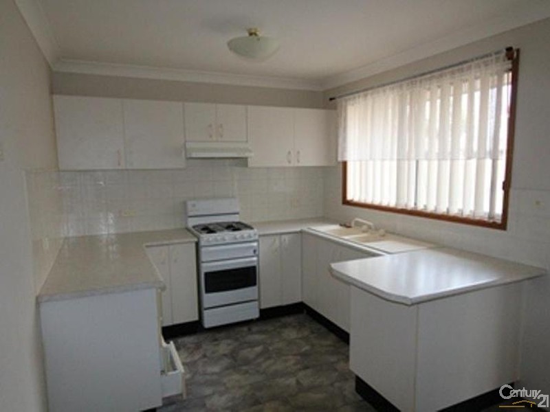 1 TUROSS PLACE, Prestons NSW 2170
