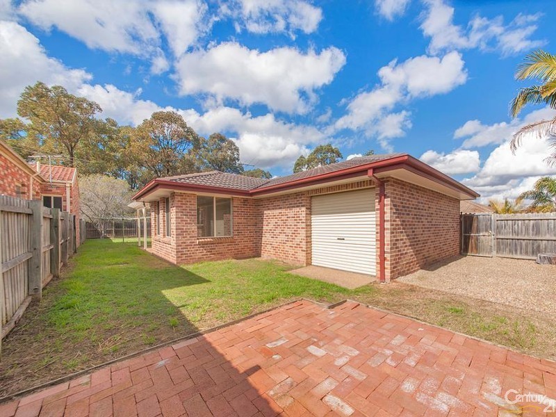 5 SOMERCOTES AVENUE, Wattle Grove NSW 2173
