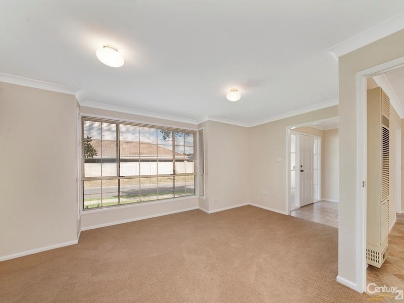 5 SOMERCOTES AVENUE, Wattle Grove NSW 2173