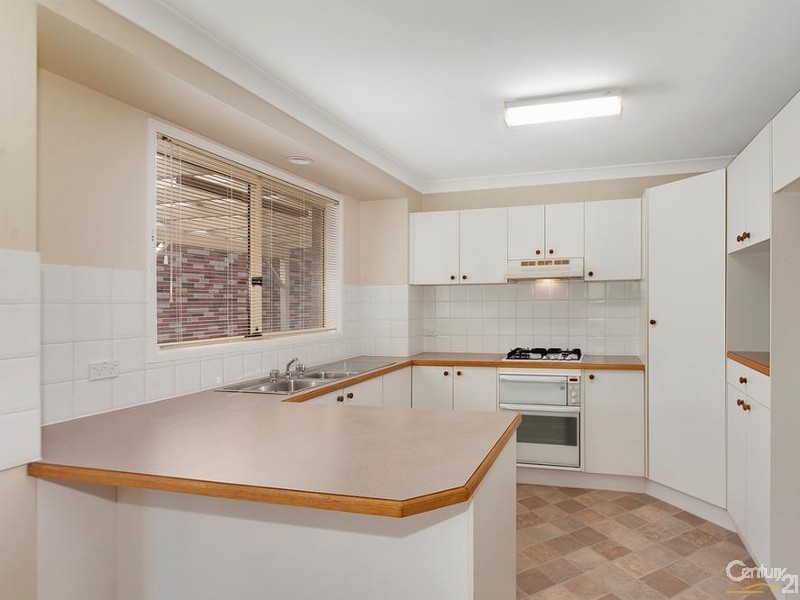 5 SOMERCOTES AVENUE, Wattle Grove NSW 2173