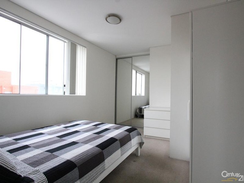 21/12-18 Bathurst Street, Liverpool NSW 2170