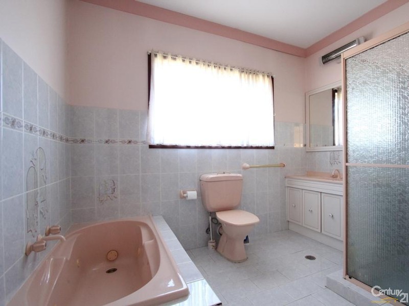 20 INGHAM DRIVE, Casula NSW 2170