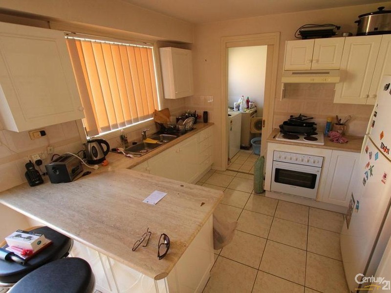6/32 CLAREMONT COURT, Wattle Grove NSW 2173