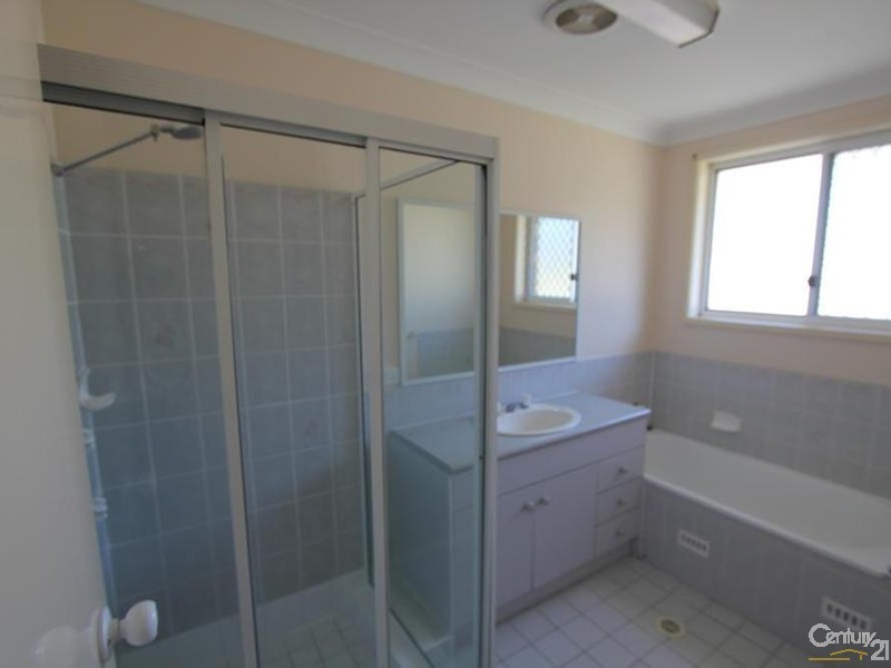 27 LIGHTHORSE PARADE, Holsworthy NSW 2173