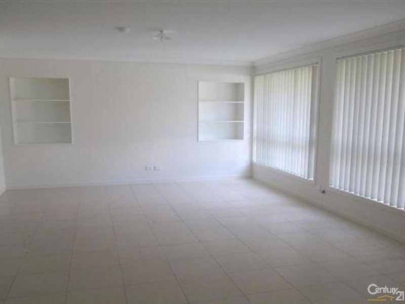 10 ASTON CLOSE, Hoxton Park NSW 2171