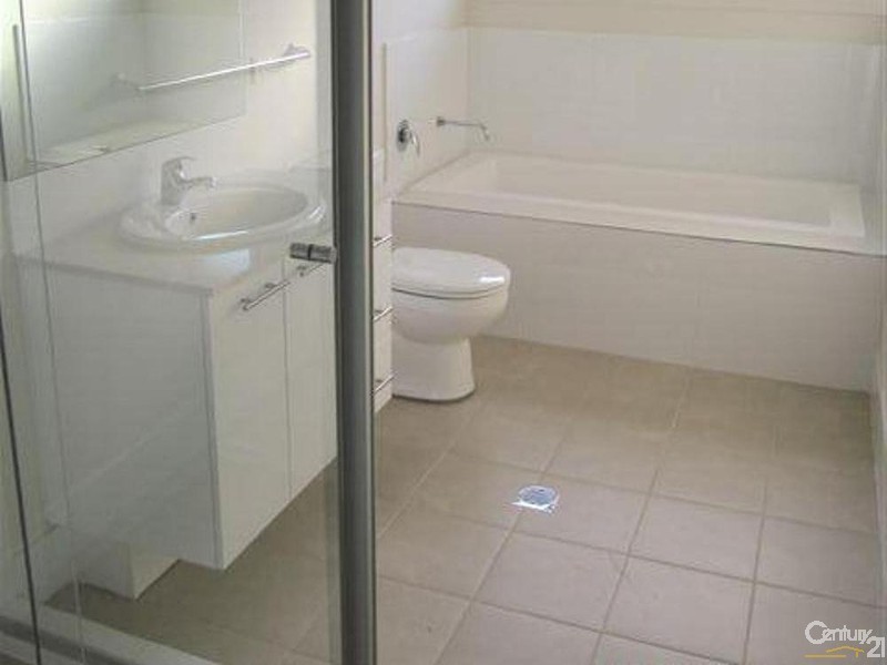 10 ASTON CLOSE, Hoxton Park NSW 2171