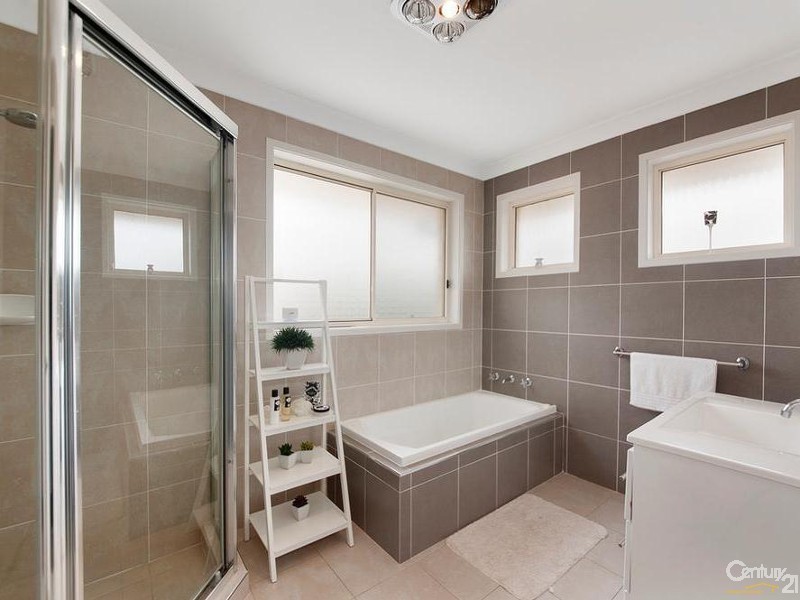 3a Cobble Circuit, West Hoxton NSW 2171