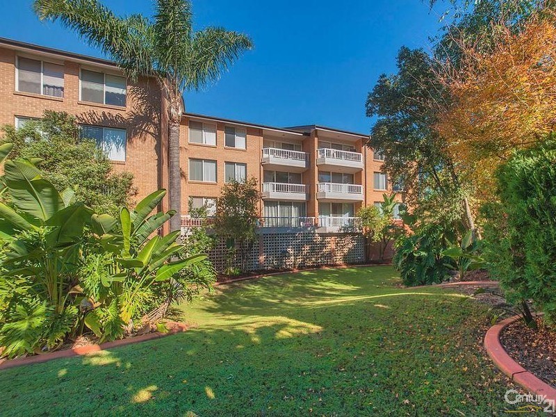 2/2 MEAD DRIVE, Chipping Norton NSW 2170