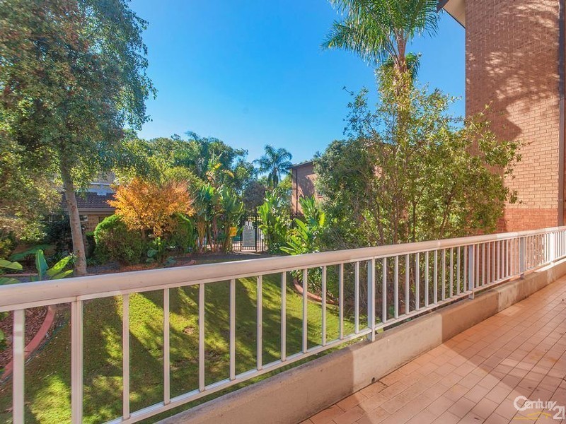 2/2 MEAD DRIVE, Chipping Norton NSW 2170