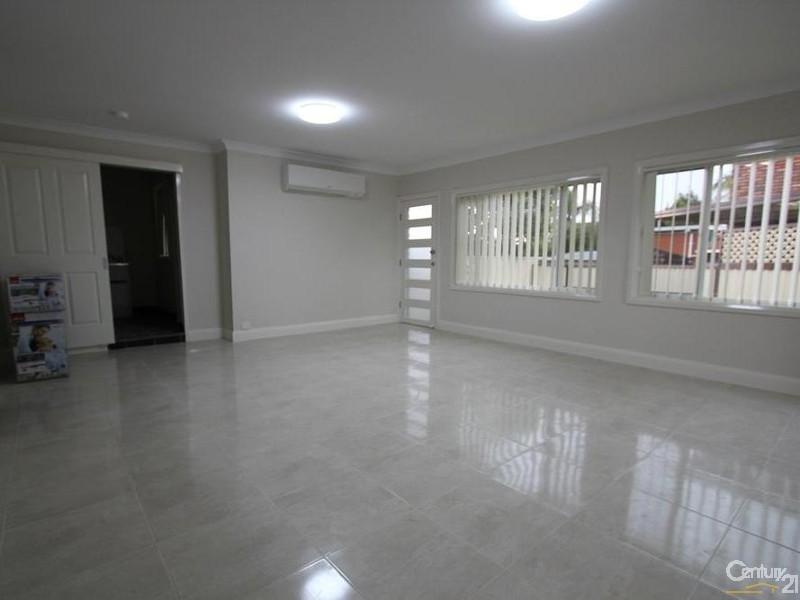 1 FITZPATRICK CRESCENT, Casula NSW 2170