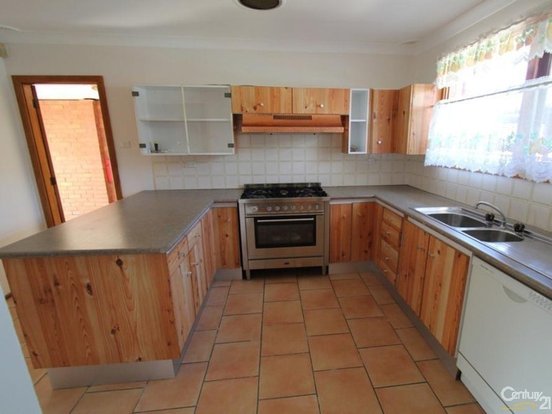 76 STOCKTON AVENUE, Moorebank NSW 2170