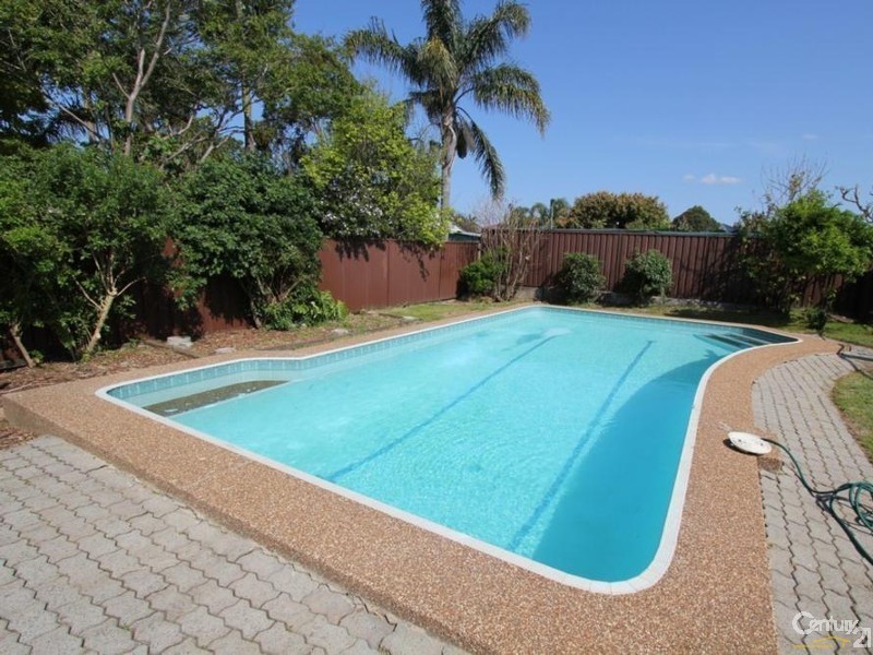 76 STOCKTON AVENUE, Moorebank NSW 2170