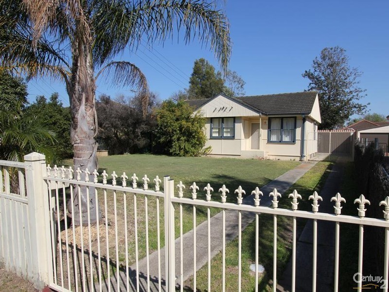 57 DERNA ROAD, Holsworthy NSW 2173