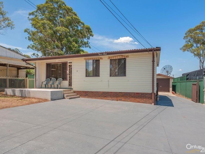 35 Yalta Street, Sadleir NSW 2168