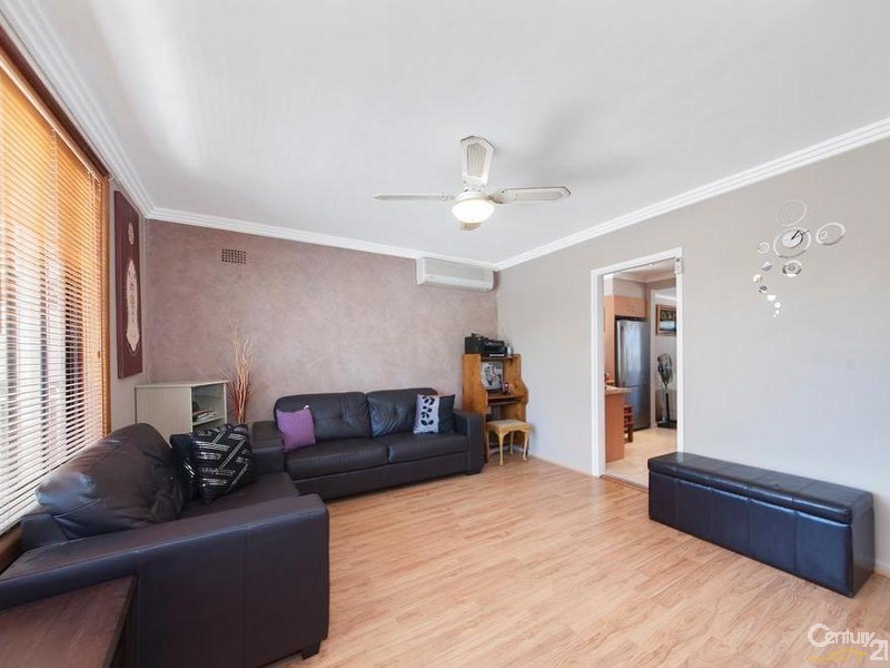 35 Yalta Street, Sadleir NSW 2168