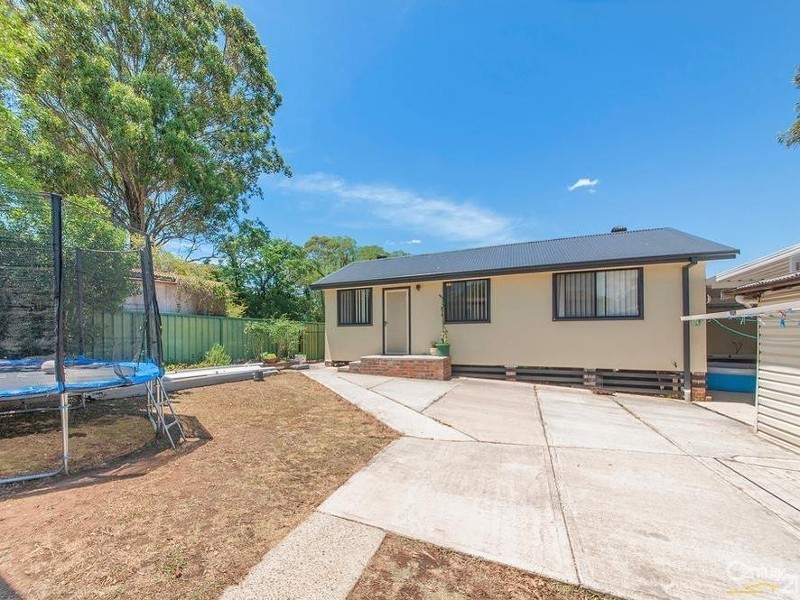 35 Yalta Street, Sadleir NSW 2168