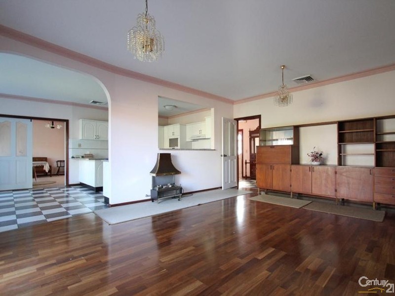 20 INGHAM DRIVE, Casula NSW 2170