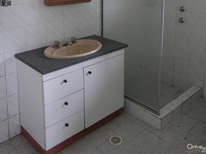 71A MEDLEY AVENUE, Liverpool NSW 2170