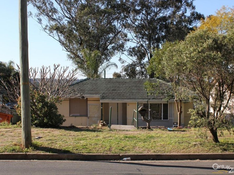 11 MORISON DRIVE, Lurnea NSW 2170