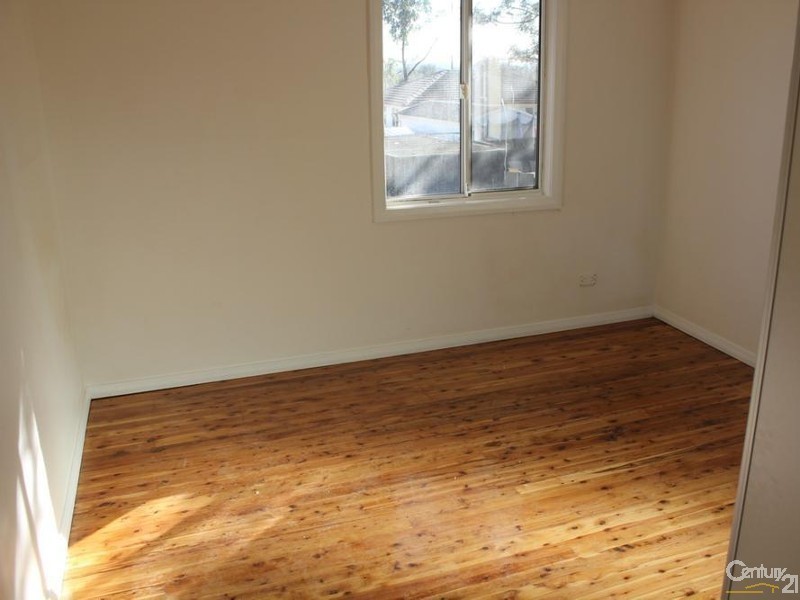 11 MORISON DRIVE, Lurnea NSW 2170