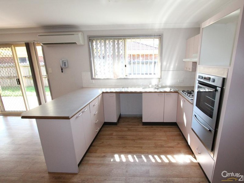 8 BLAMEY ROAD, Wattle Grove NSW 2173