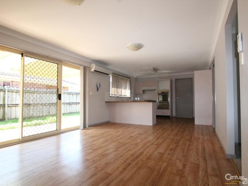 8 BLAMEY ROAD, Wattle Grove NSW 2173