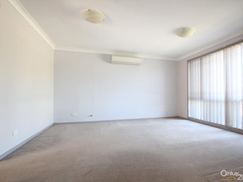 8 BLAMEY ROAD, Wattle Grove NSW 2173