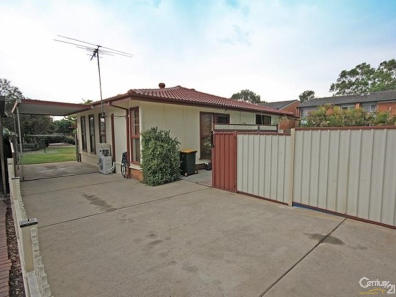 108 Angle Road, Leumeah NSW 2560