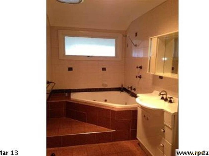 15 EDGECOMBE AVENUE, Moorebank NSW 2170