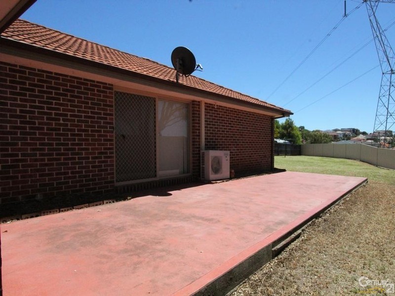 59 Mannow Ave, West Hoxton NSW 2171