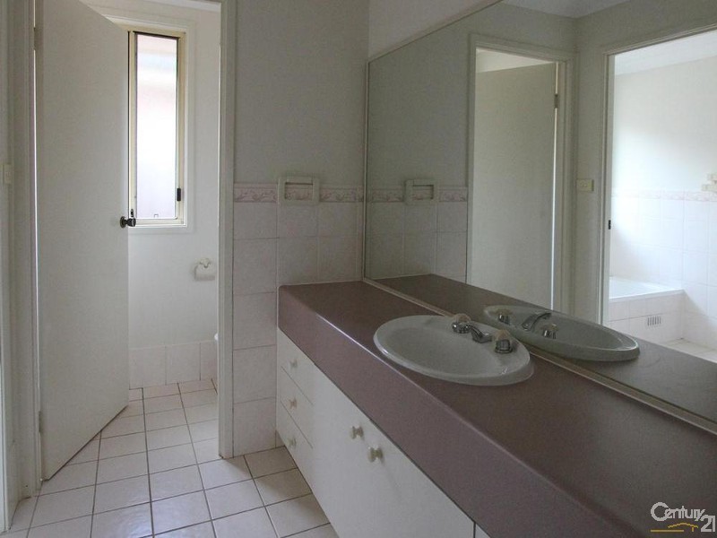 3 Bungonia Court, Wattle Grove NSW 2173