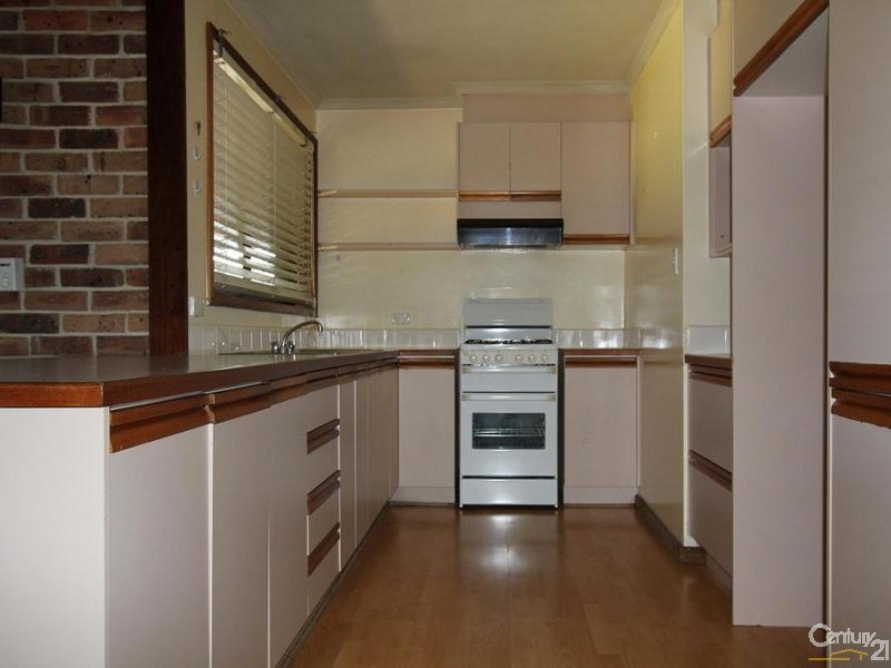 9 APPLETON CRESCENT, Lurnea NSW 2170