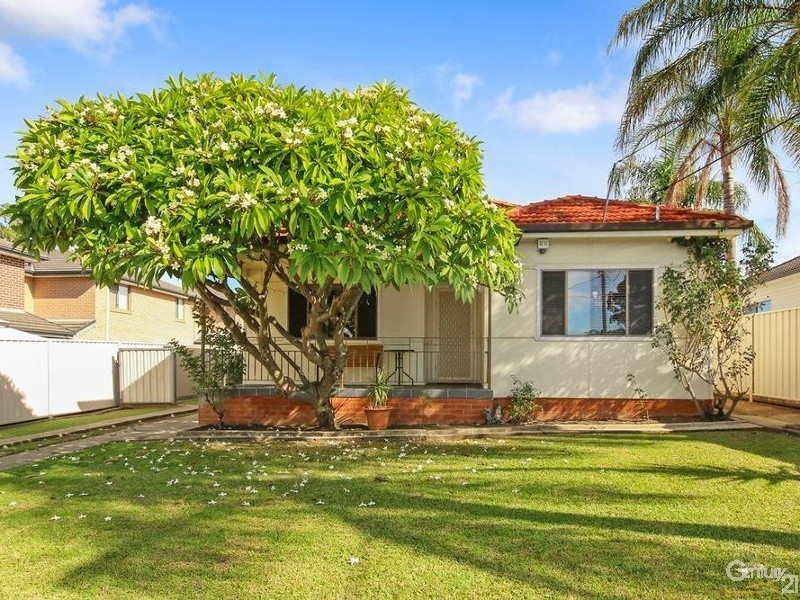 20 Blackwood Avenue, Casula NSW 2170