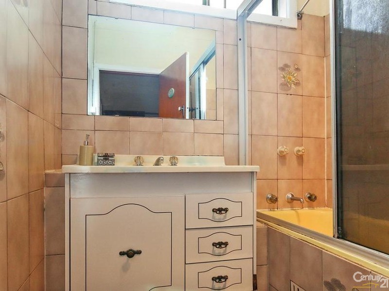 20 Blackwood Avenue, Casula NSW 2170