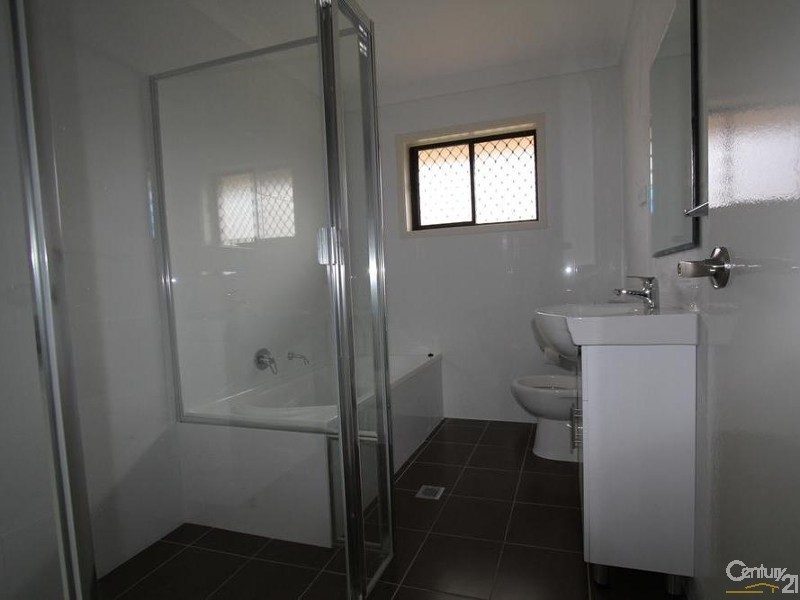 9/2-4 DOTTEREL PLACE, Ingleburn NSW 2565