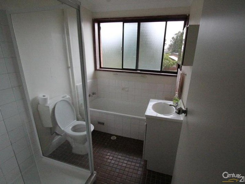 2/33 KOALA AVENUE, Ingleburn NSW 2565