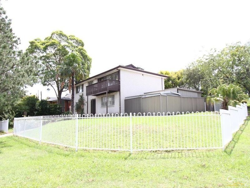 67 Renton Avenue, Moorebank NSW 2170