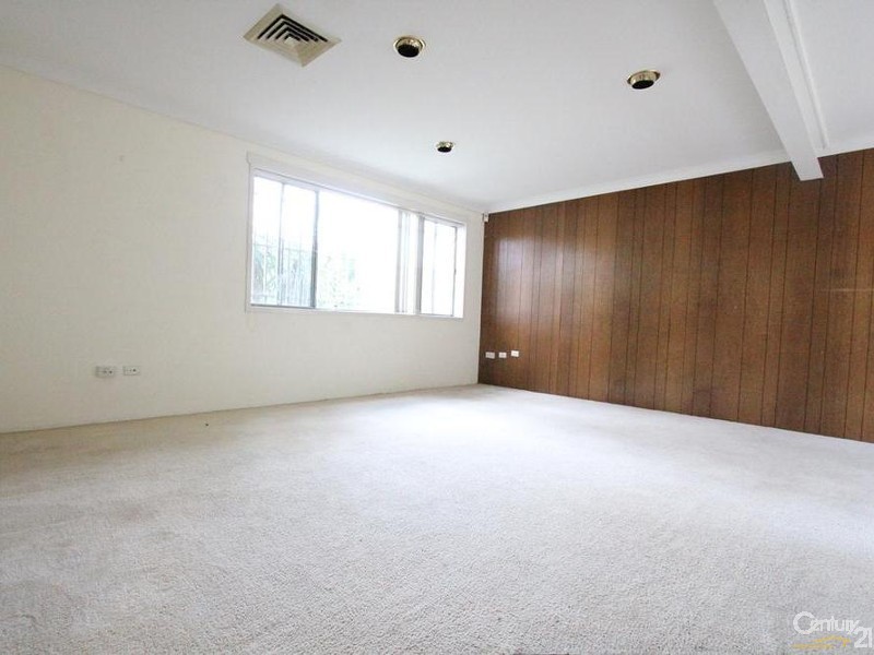 67 Renton Avenue, Moorebank NSW 2170