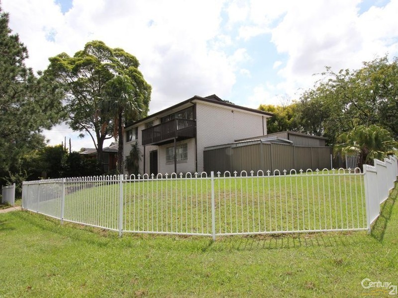 67 Renton Avenue, Moorebank NSW 2170