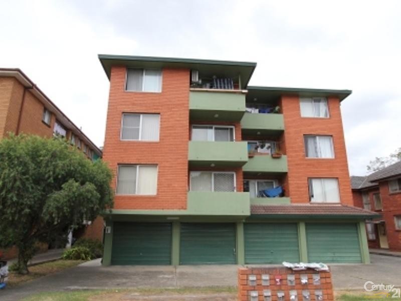 10/12 DRUMMOND STREET, Warwick Farm NSW 2170