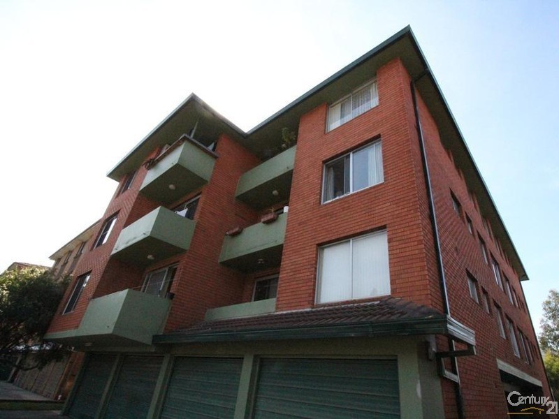 2/12 DRUMMOND STREET, Warwick Farm NSW 2170