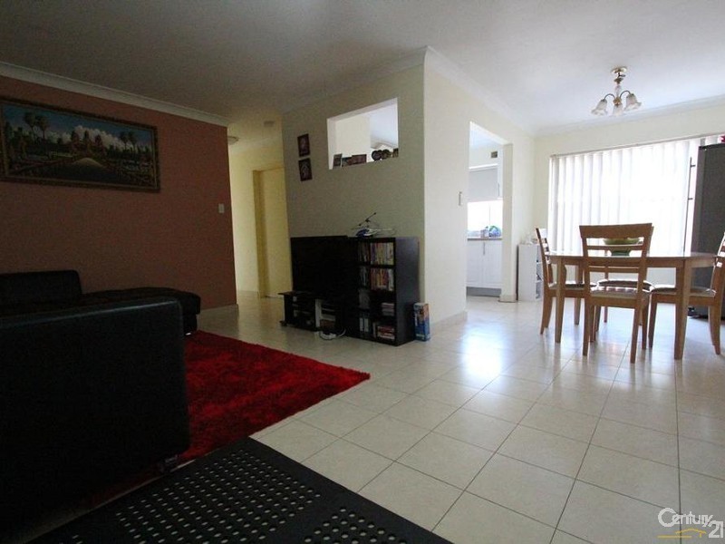 2/12 DRUMMOND STREET, Warwick Farm NSW 2170