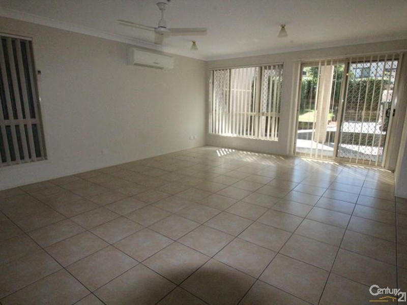 17 WATKIN TENCH PARADE, Pemulwuy NSW 2145