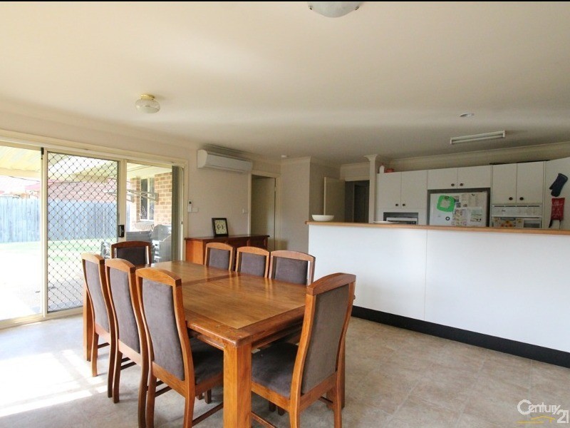 13 Warrego, Wattle Grove NSW 2173