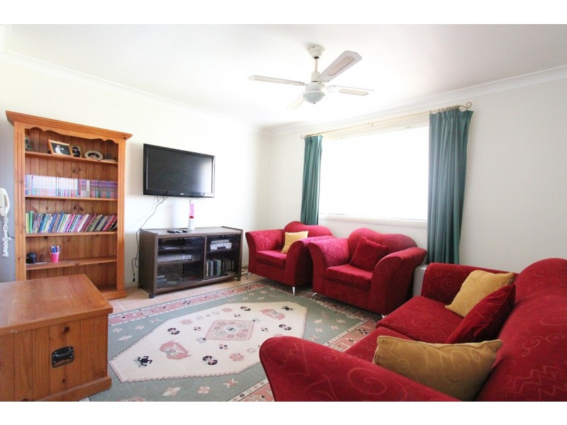 10 Shortland Avenue, Lurnea NSW 2170